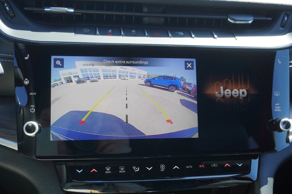 2027 Jeep Grand Cherokee GRAND CHEROKEE LAREDO ALTITUDE 4X4
