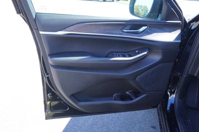 2027 Jeep Grand Cherokee GRAND CHEROKEE LAREDO ALTITUDE 4X4
