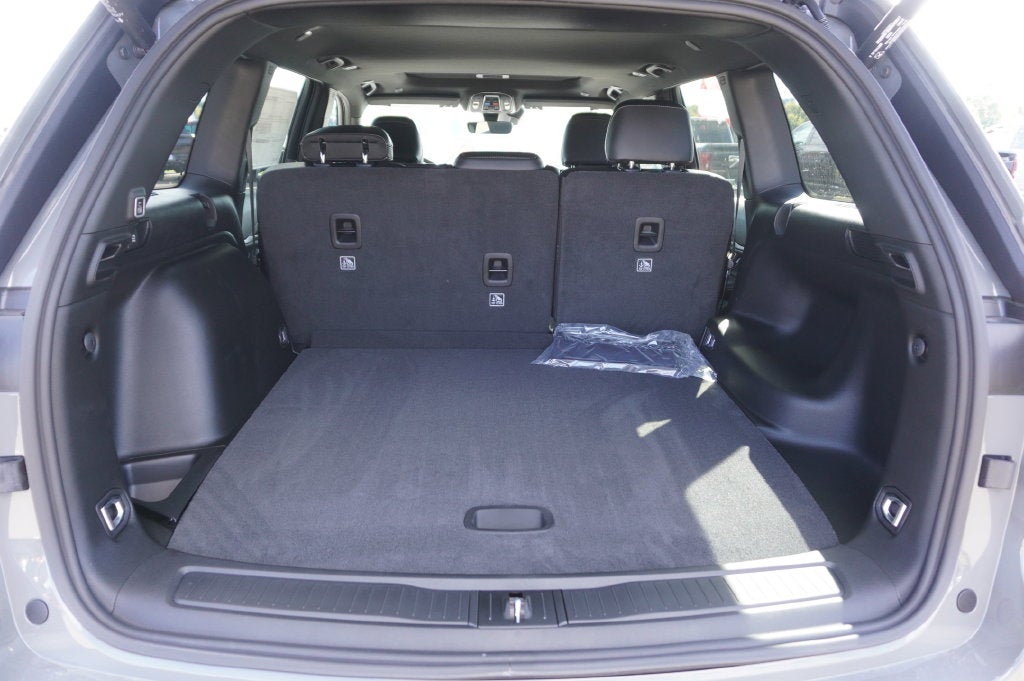 2027 Jeep Grand Cherokee GRAND CHEROKEE LAREDO ALTITUDE 4X4