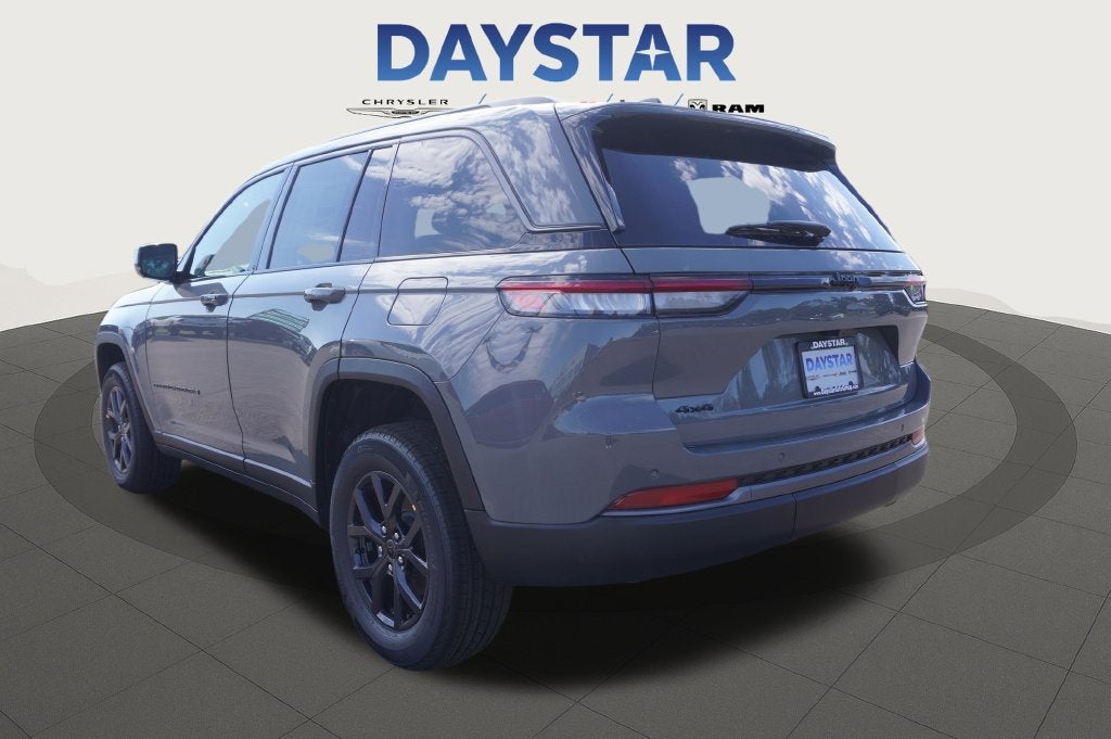 2027 Jeep Grand Cherokee GRAND CHEROKEE LAREDO ALTITUDE 4X4