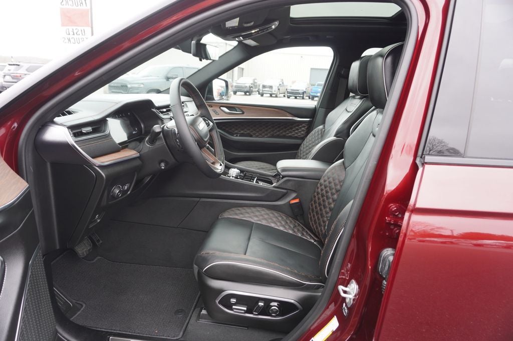 2025 Jeep Grand Cherokee Summit 4x4