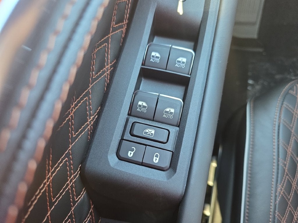 2027 Jeep Grand Cherokee GRAND CHEROKEE SUMMIT 4X4