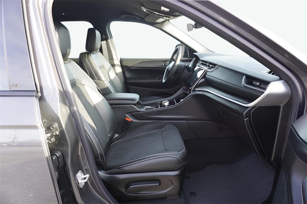 2025 Jeep Grand Cherokee GRAND CHEROKEE L ALTITUDE 4X4