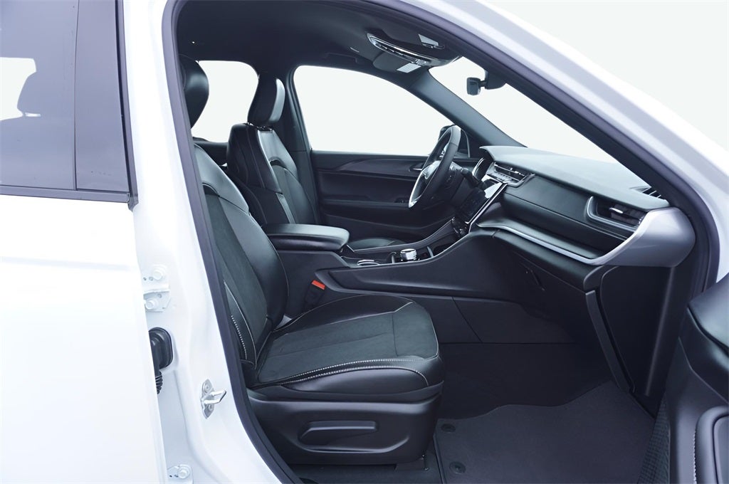 2025 Jeep Grand Cherokee GRAND CHEROKEE L ALTITUDE 4X4