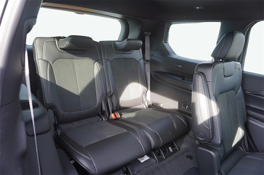 2025 Jeep Grand Cherokee GRAND CHEROKEE L ALTITUDE 4X4