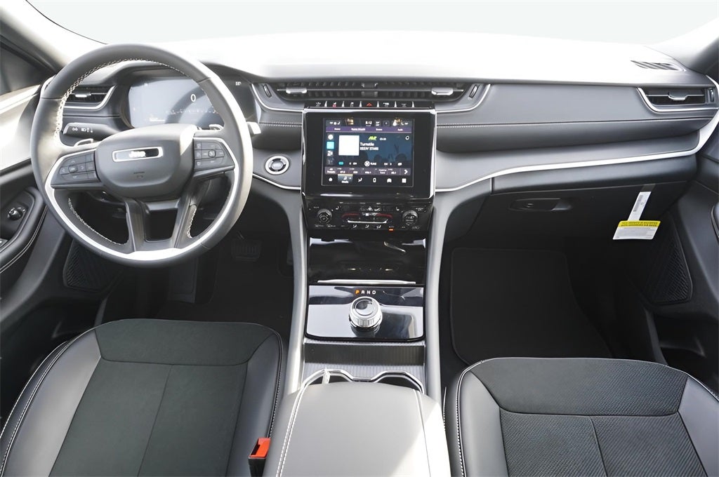 2025 Jeep Grand Cherokee GRAND CHEROKEE L ALTITUDE 4X4