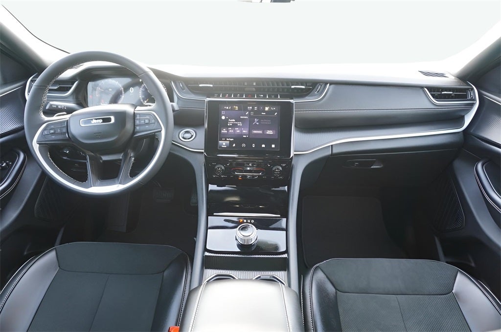 2025 Jeep Grand Cherokee GRAND CHEROKEE L ALTITUDE 4X4