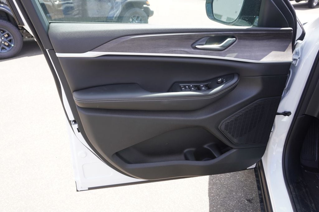 2026 Jeep Grand Cherokee GRAND CHEROKEE L LAREDO ALTITUDE 4X4