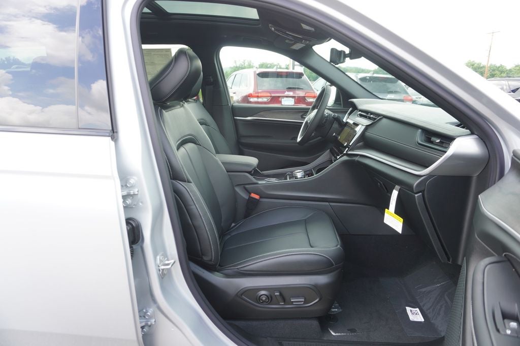 2026 Jeep Grand Cherokee GRAND CHEROKEE L LIMITED RESERVE 4X4