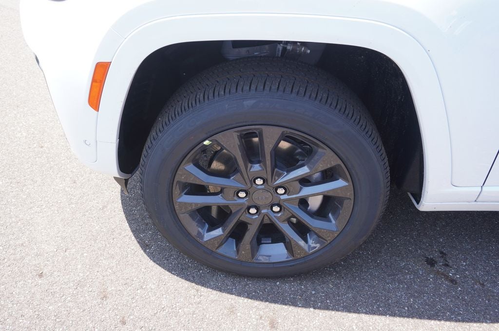 2026 Jeep Grand Cherokee GRAND CHEROKEE L LIMITED RESERVE 4X4