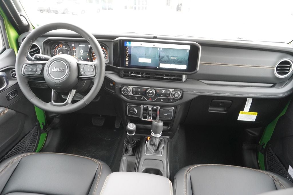 2026 Jeep Gladiator GLADIATOR SAHARA 4X4