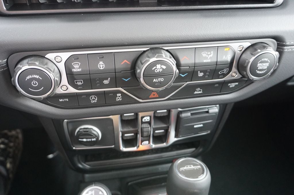 2026 Jeep Gladiator GLADIATOR SAHARA 4X4