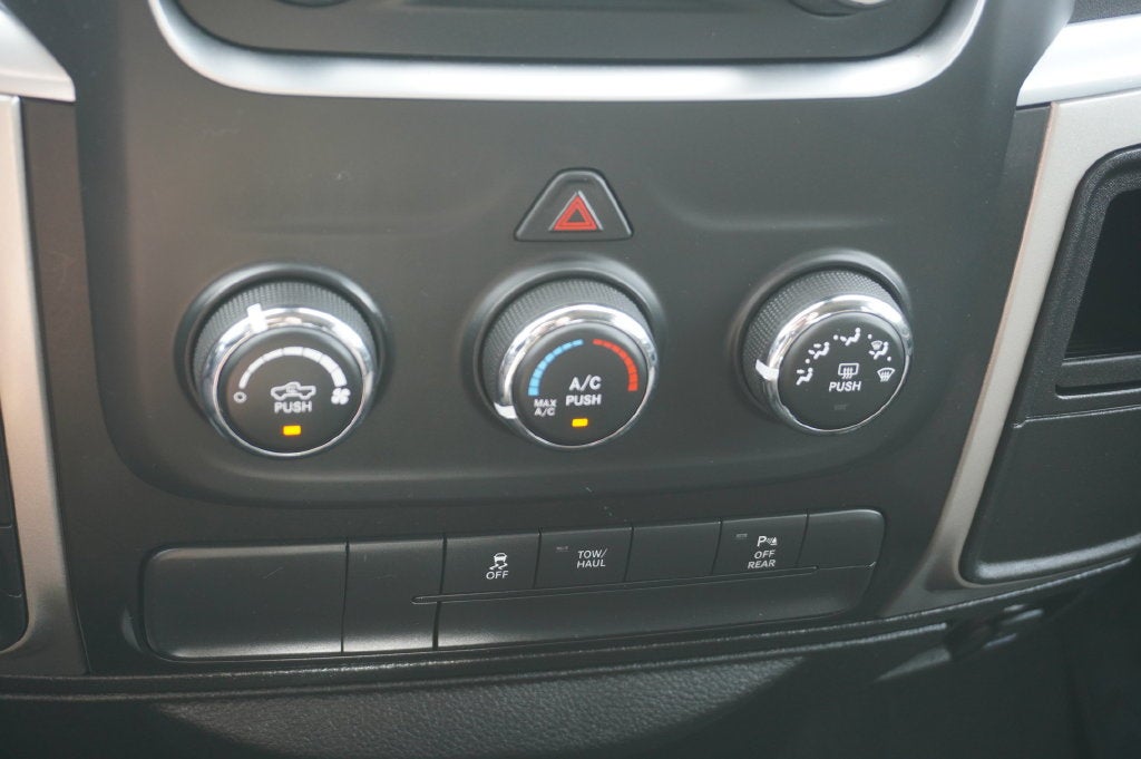 2020 RAM 1500 Classic Warlock Quad Cab 4x4 6'4' Box