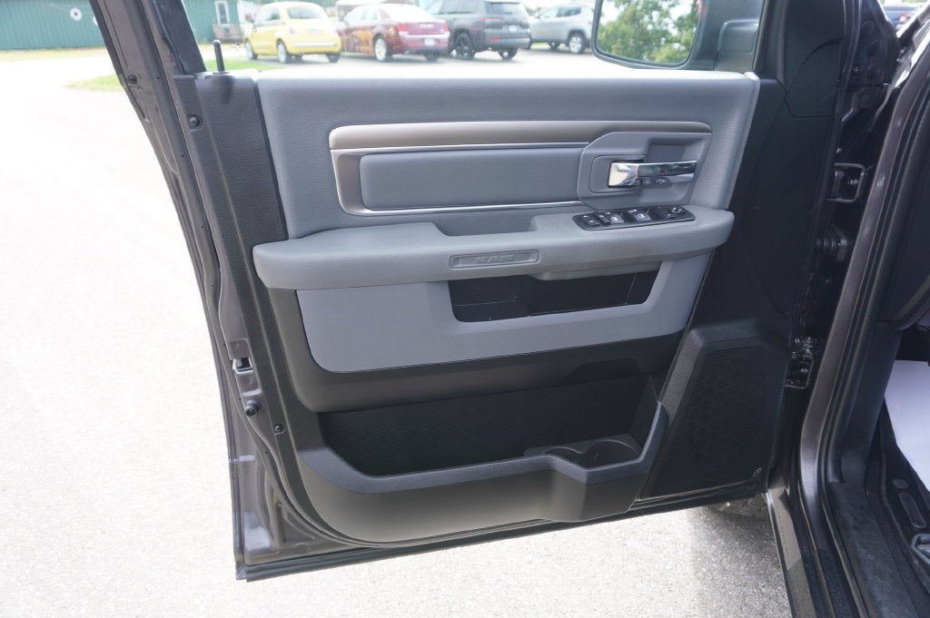 2020 RAM 1500 Classic Warlock Quad Cab 4x4 6'4' Box