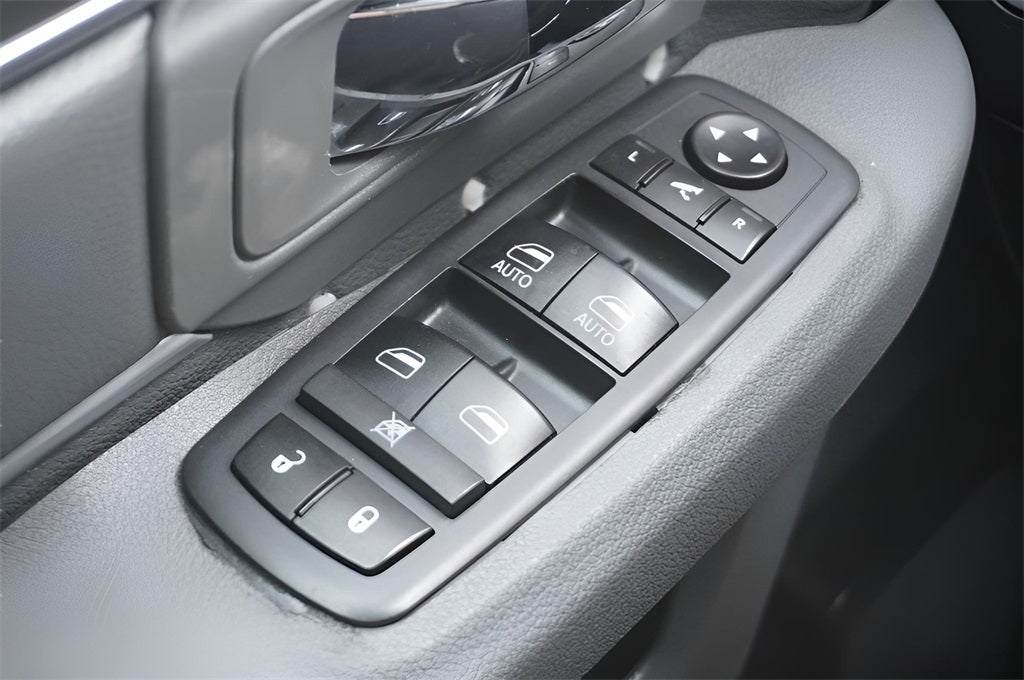 2019 RAM 1500 Classic Lone Star Crew Cab 4x4 5'7' Box