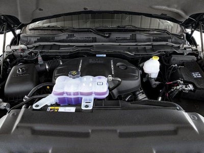 2017 RAM 1500 Laramie Crew Cab 4x4 6'4' Box