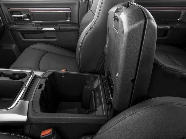 2017 RAM 1500 Laramie Crew Cab 4x4 6'4' Box