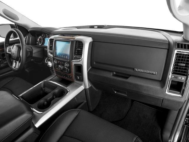 2017 RAM 1500 Laramie Crew Cab 4x4 6'4' Box