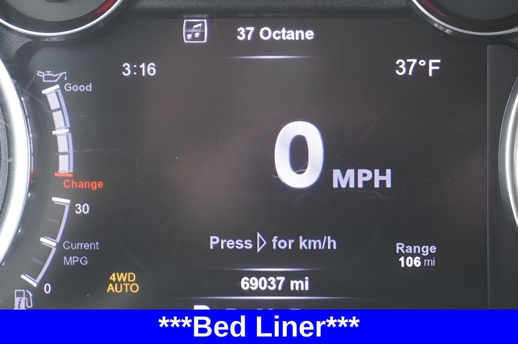 2017 RAM 1500 Laramie Crew Cab 4x4 6'4' Box