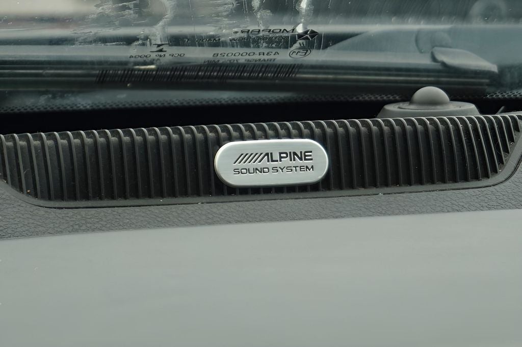 2017 RAM 1500 Laramie Crew Cab 4x4 6'4' Box