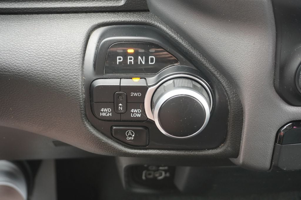 2024 RAM 1500 Big Horn Quad Cab 4x4 6'4' Box