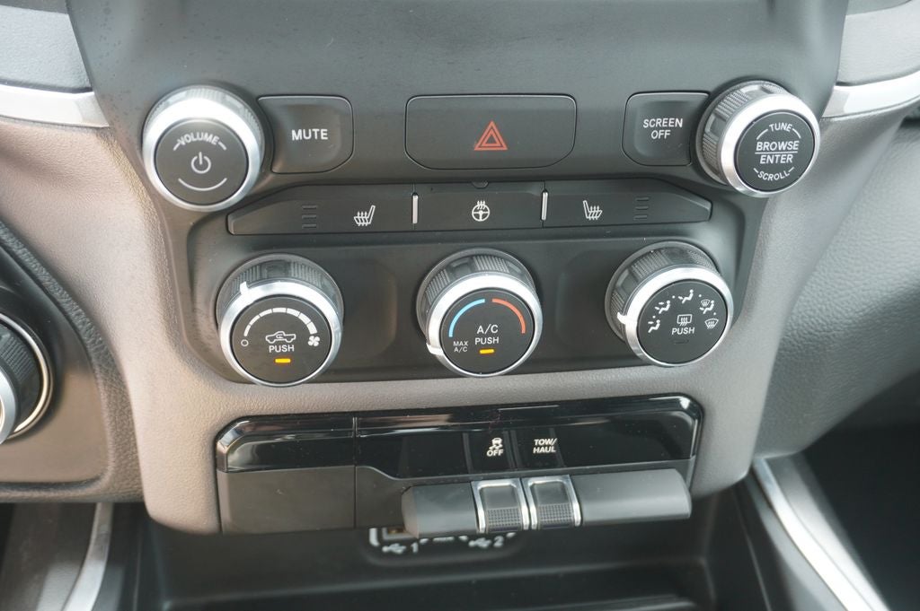 2023 RAM 1500 Big Horn Crew Cab 4x4 5'7' Box