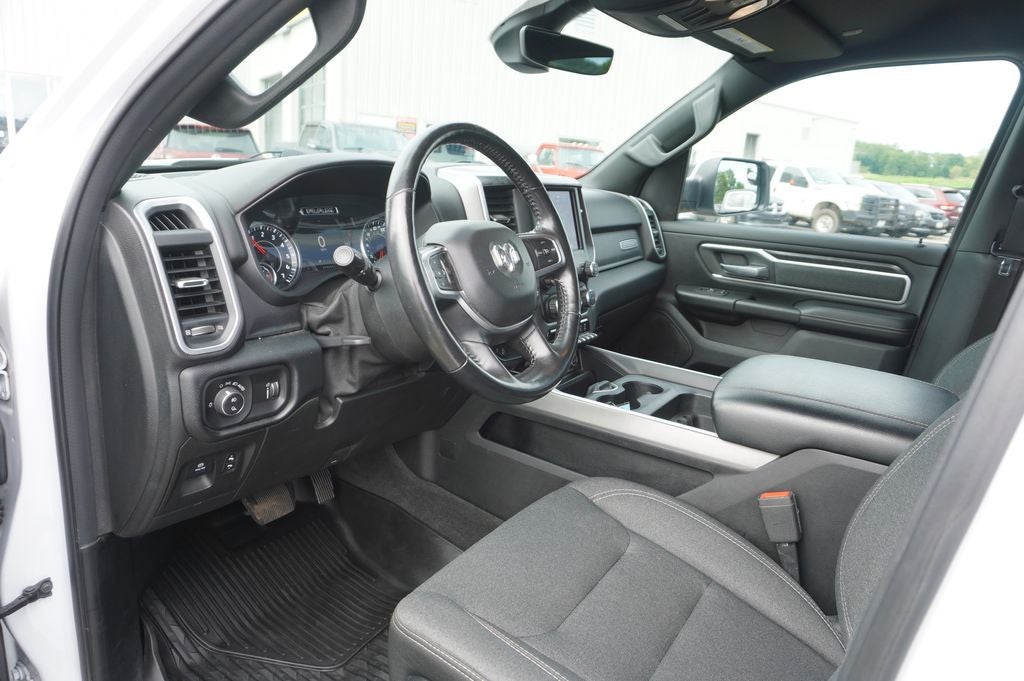 2020 RAM 1500 Big Horn Crew Cab 4x4 5'7' Box