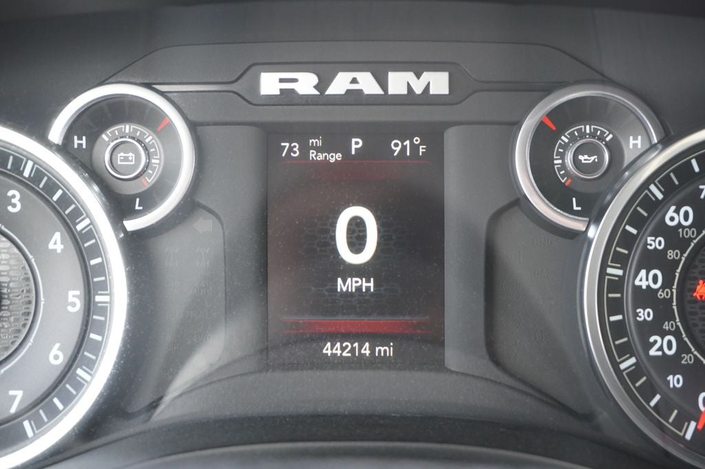 2024 RAM 1500 Tradesman Crew Cab 4x4 5'7' Box