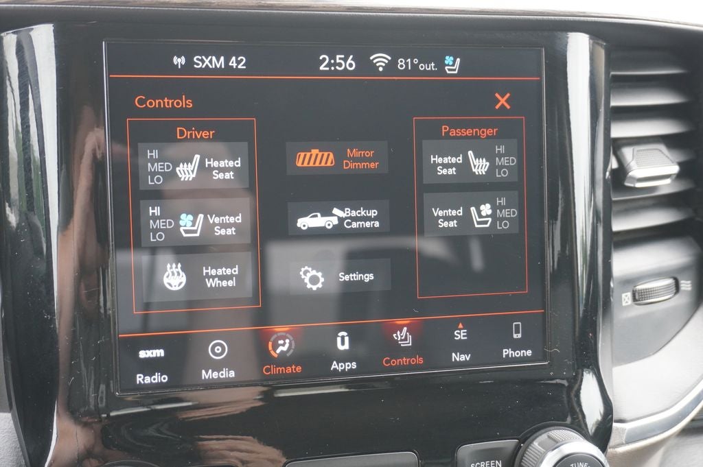 2019 RAM 1500 Laramie Quad Cab 4x4 6'4' Box