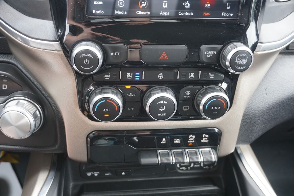 2019 RAM 1500 Laramie Quad Cab 4x4 6'4' Box