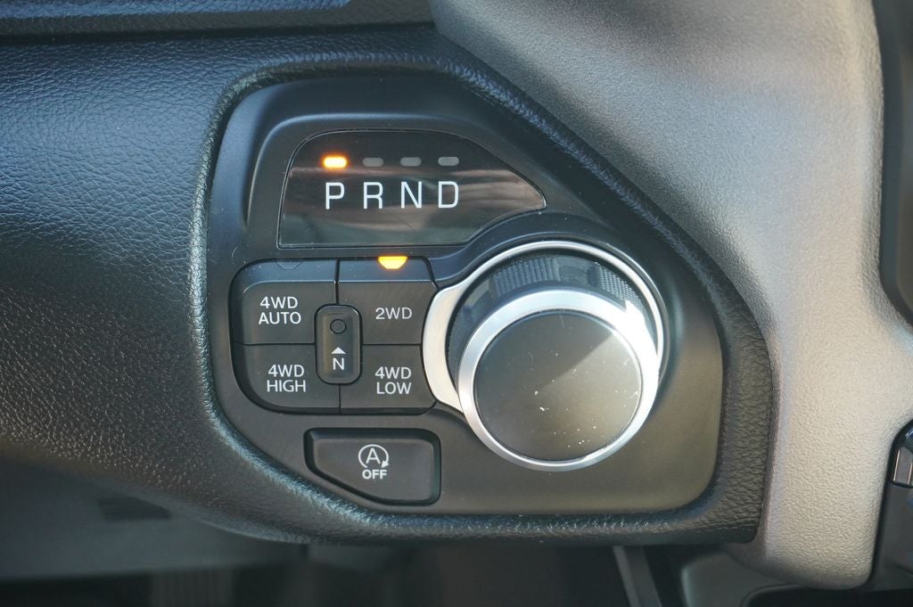 2020 RAM 1500 Big Horn Crew Cab 4x4 5'7' Box