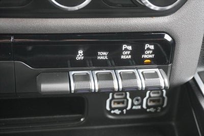 2021 RAM 1500 Big Horn Crew Cab 4x4 5'7' Box