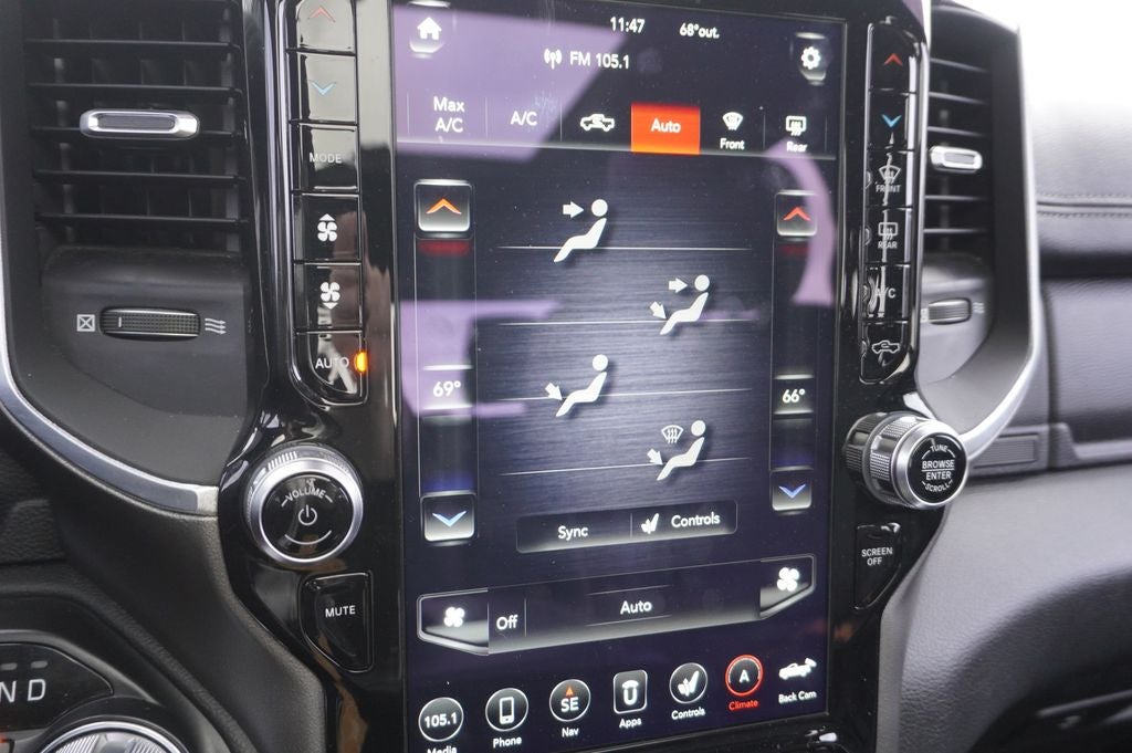 2021 RAM 1500 Laramie Crew Cab 4x4 5'7' Box