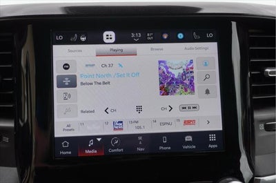 2022 RAM 1500 Laramie Crew Cab 4x4 5'7' Box