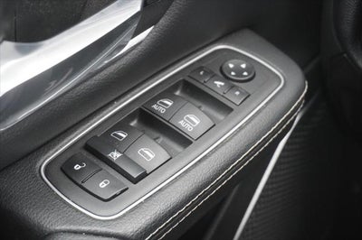 2022 RAM 1500 Laramie Crew Cab 4x4 5'7' Box