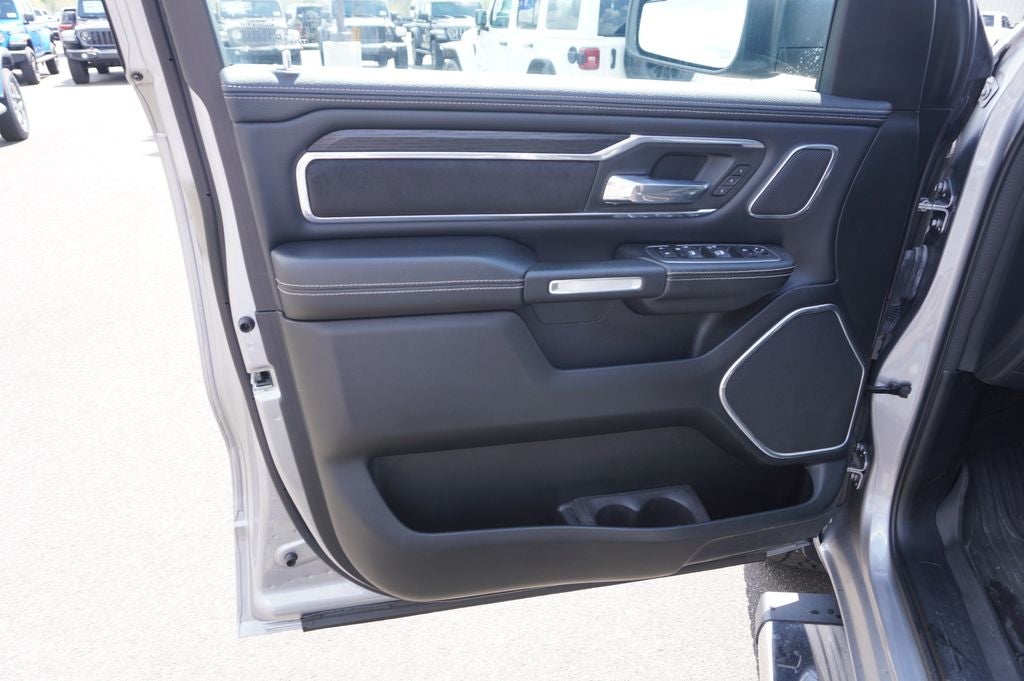 2023 RAM 1500 Laramie Crew Cab 4x4 5'7' Box