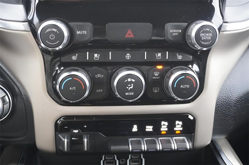 2021 RAM 1500 Laramie Crew Cab 4x4 5'7' Box