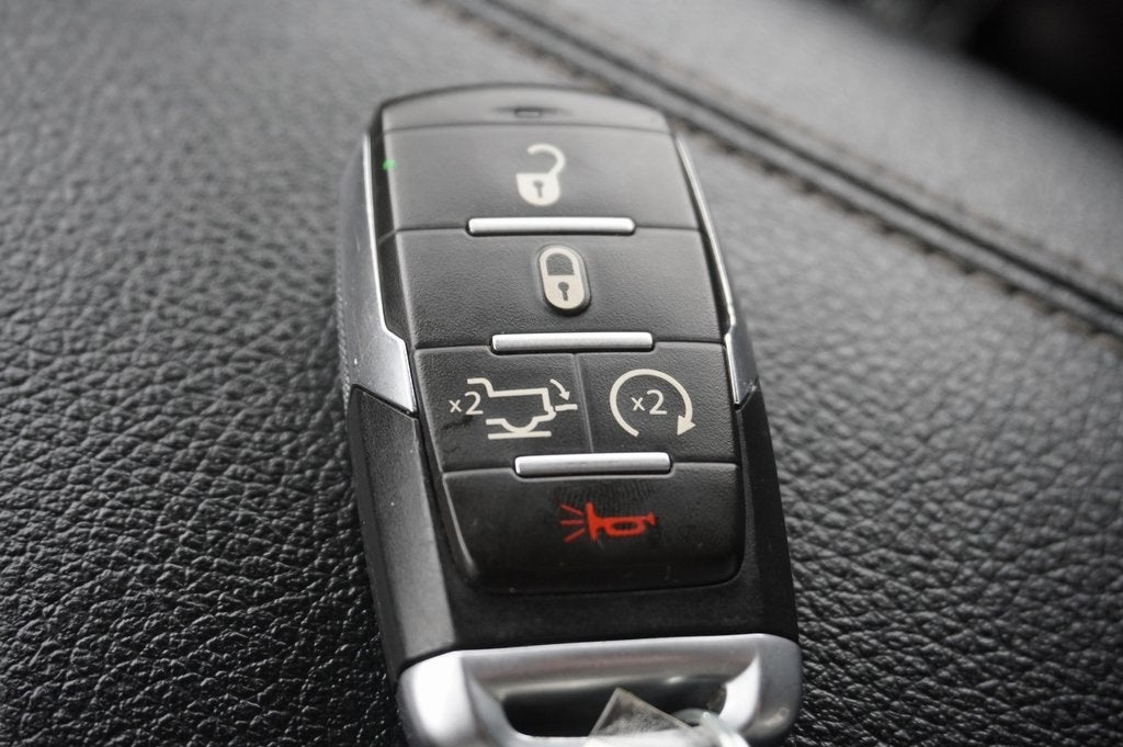 2021 RAM 1500 Laramie Crew Cab 4x4 5'7' Box