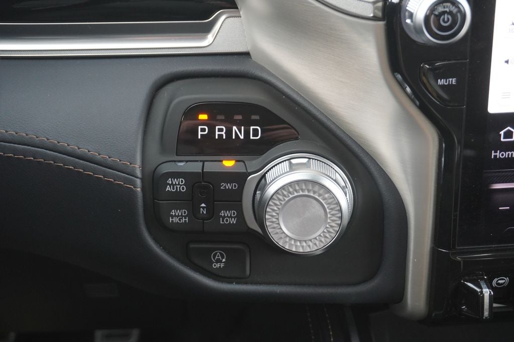 2025 RAM 1500 Tungsten Crew Cab 4x4 5'7' Box
