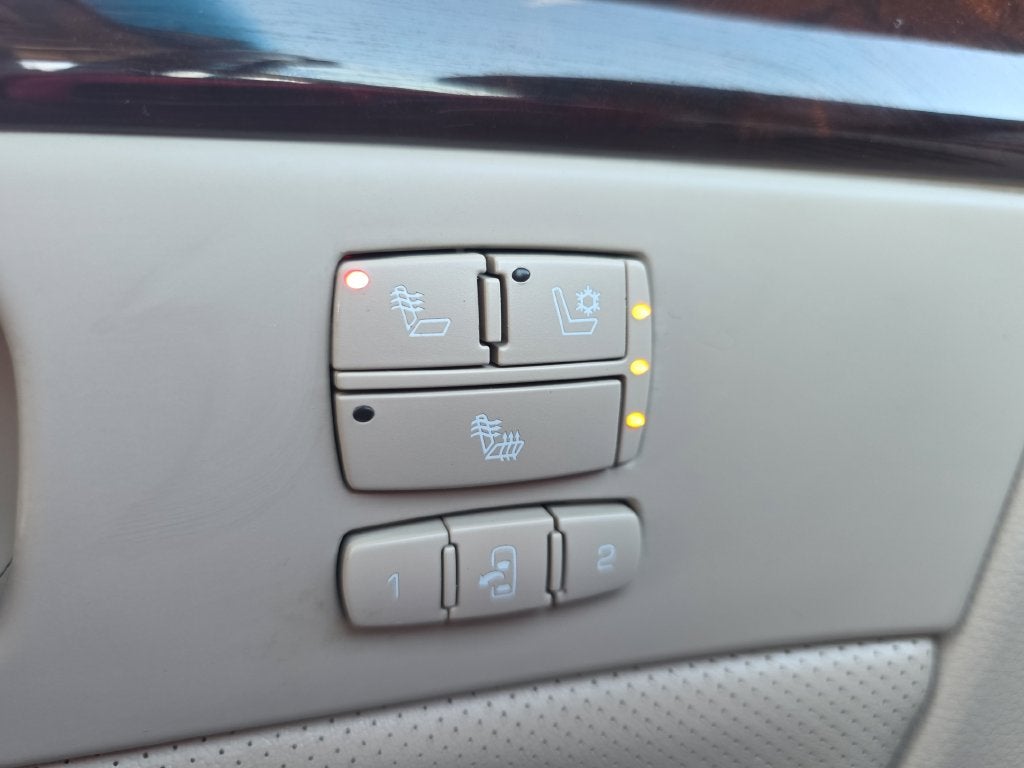 2011 Cadillac DTS Premium Collection