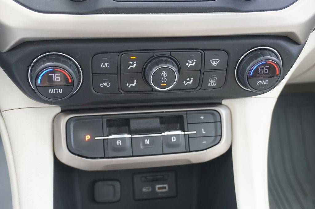 2022 GMC Acadia AWD Denali