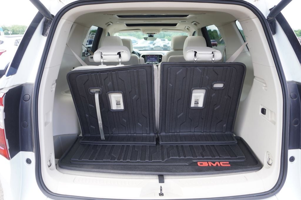2022 GMC Acadia AWD Denali