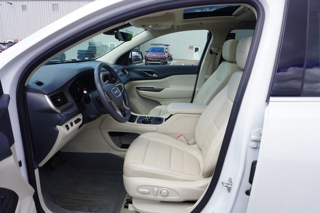 2022 GMC Acadia AWD Denali