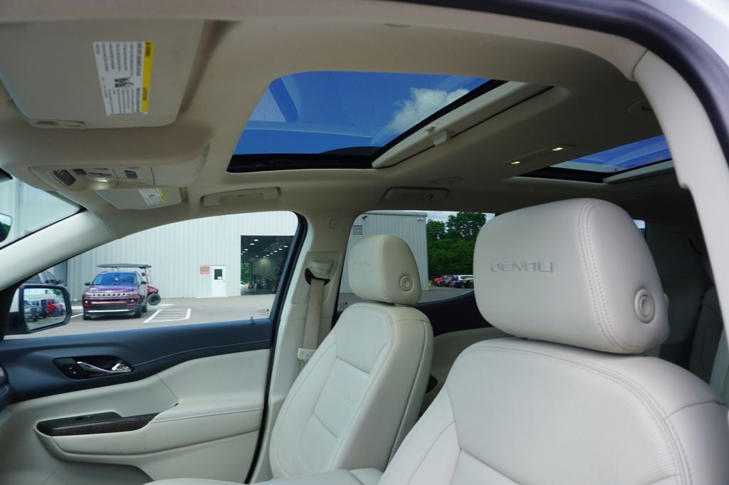 2022 GMC Acadia AWD Denali