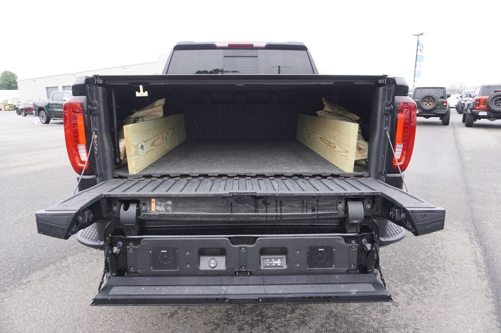 2023 GMC Sierra 1500 4WD Crew Cab Short Box AT4