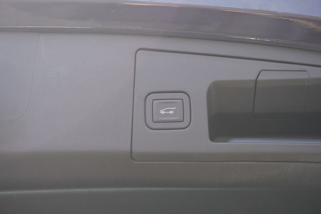 2025 Cadillac XT4 AWD Premium Luxury