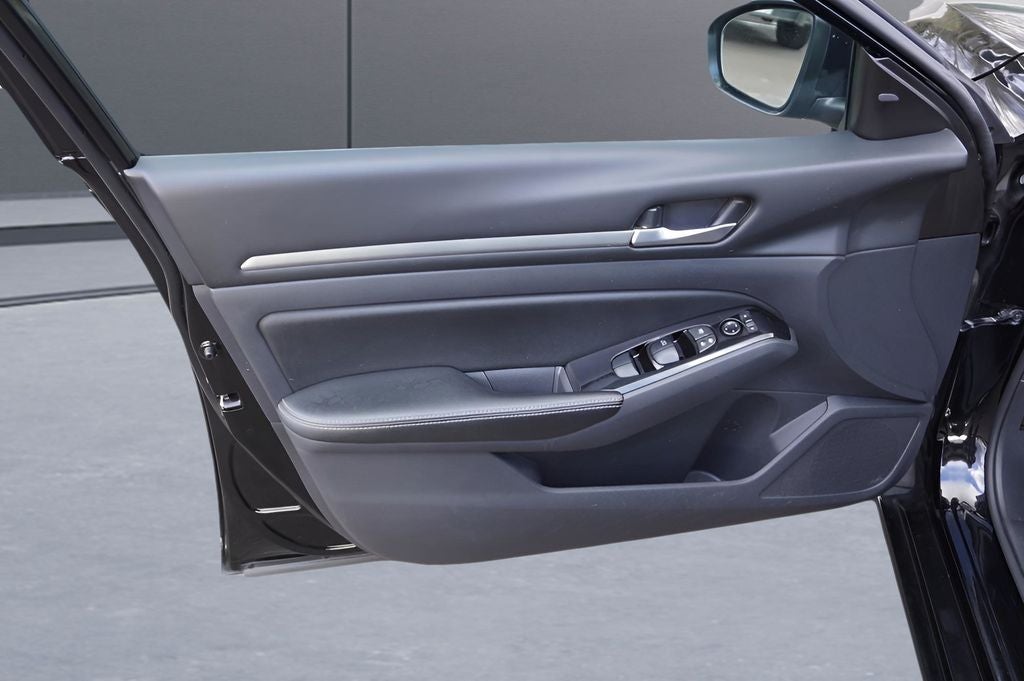 2023 Nissan Altima SV FWD