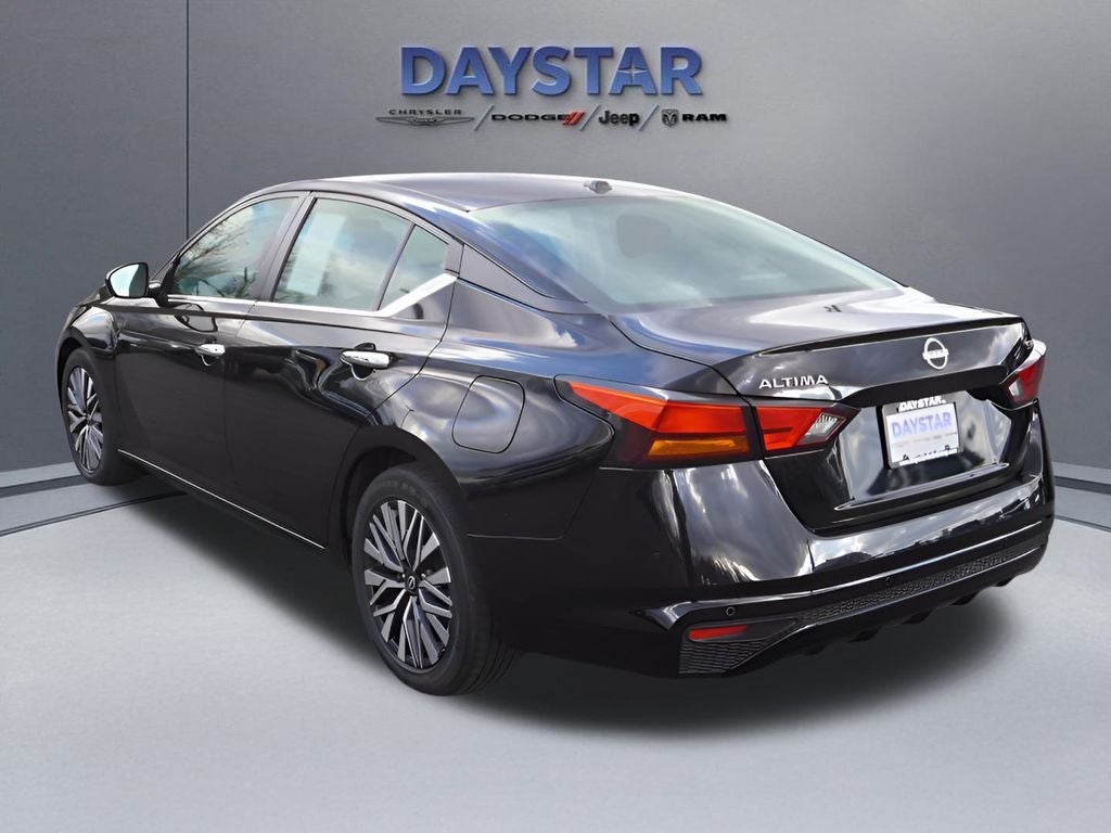 2023 Nissan Altima SV FWD