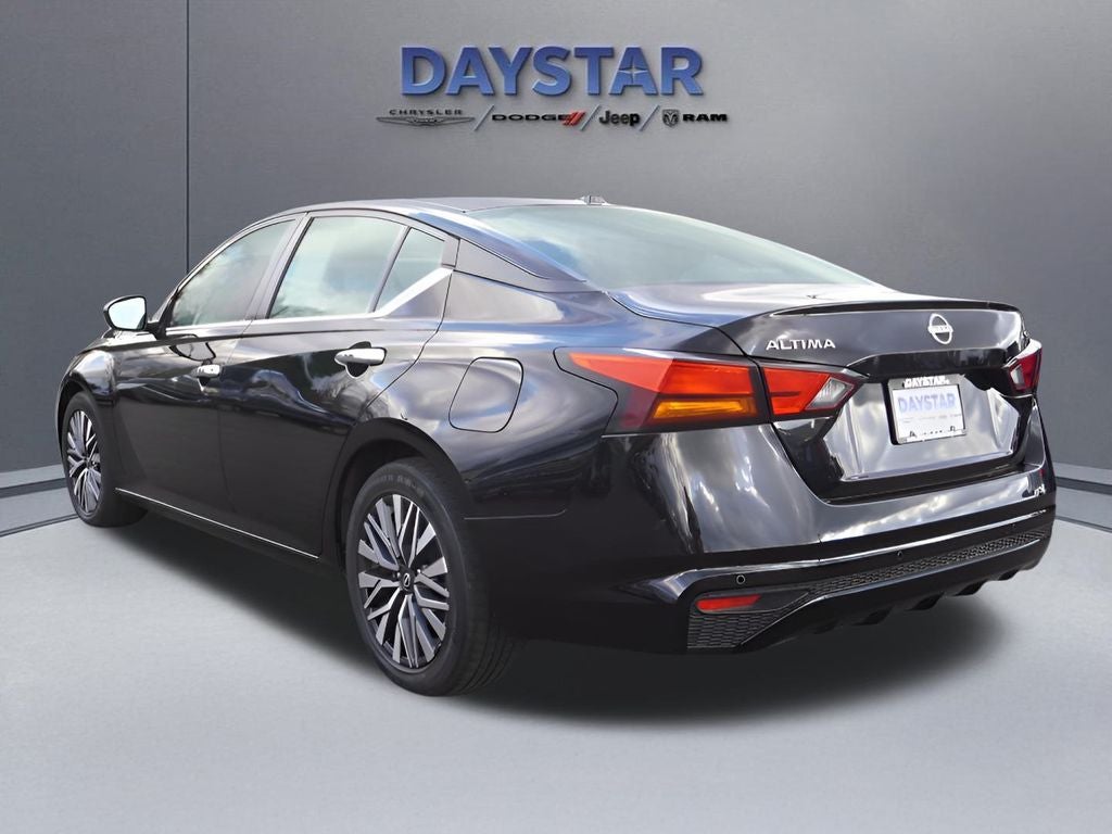 2023 Nissan Altima SV FWD