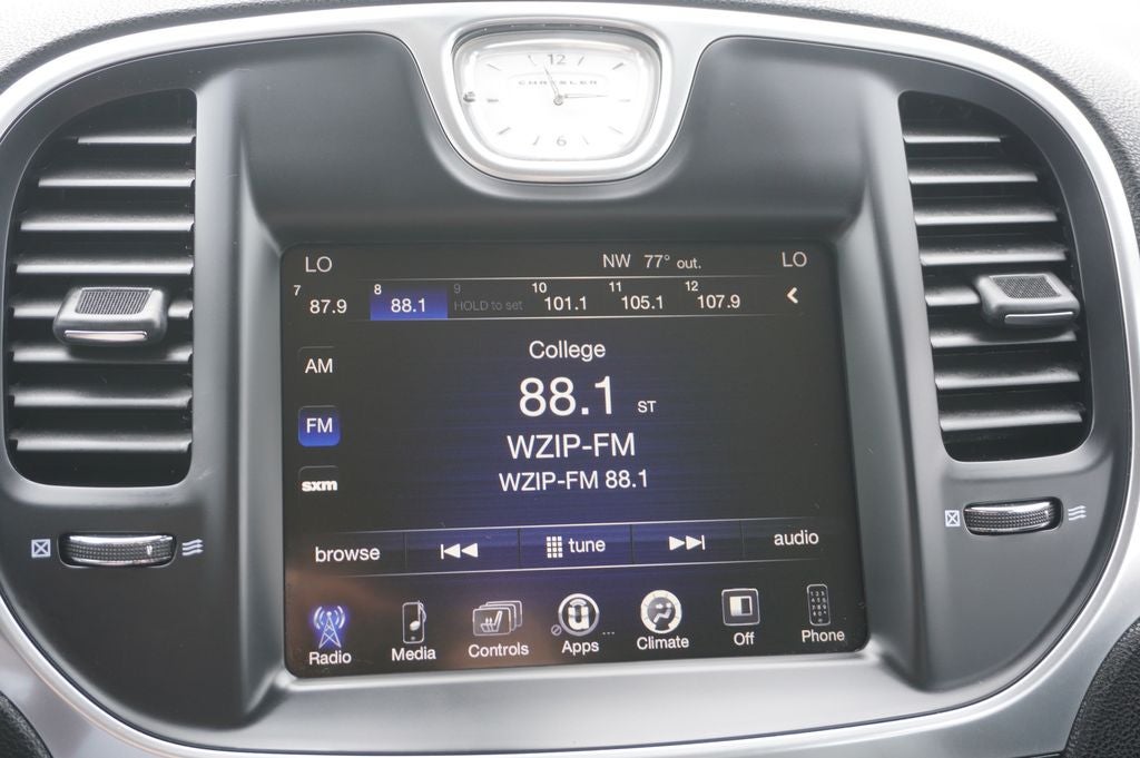 2016 Chrysler 300 Limited